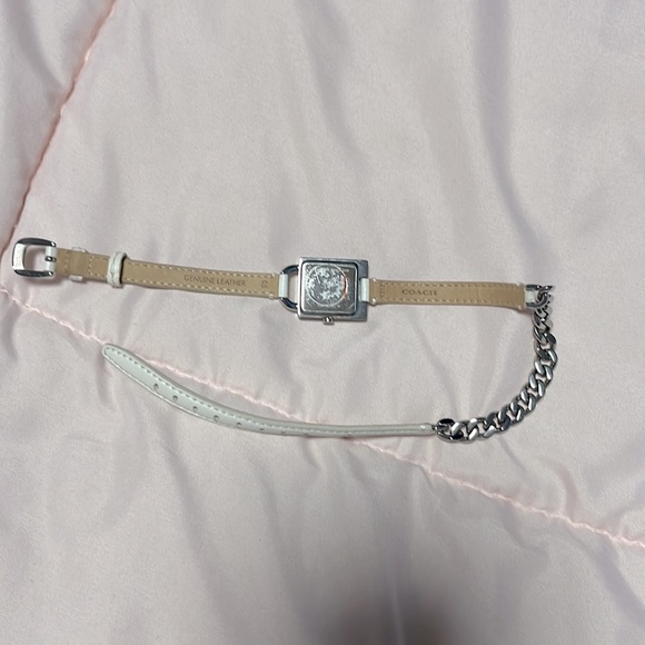 White leather belt Coach watch layered pattern - Picture 6 of 6